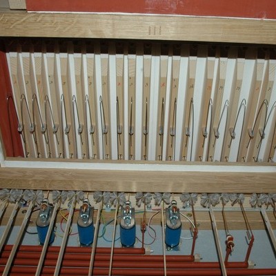Časť ventilovej komory hlavného stroja (c strana).