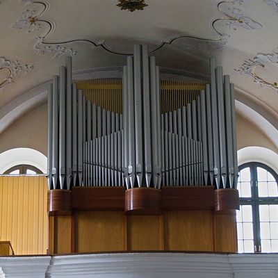 Dvojmanuálový organ s pedálom II / P