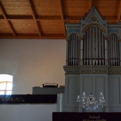 Dvojmanuálový organ s pedálom II / P