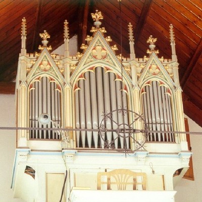 Jednomanuálový organ s pedálom I / P / 6/4 (5/3+1)