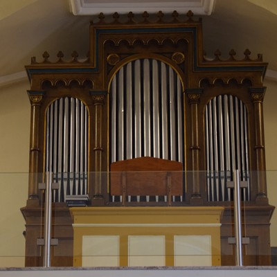 Jednomanuálový organ s pedálom I / P / 6/4 (5/3+1)