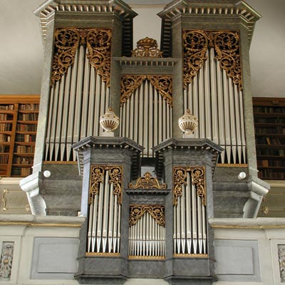 sp/SpisNovaVes_ev_05_DVD.jpg