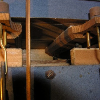 Autor foto: Marek Cepko. Detail výpustných ventilov zariadenia Barkerovej páky.