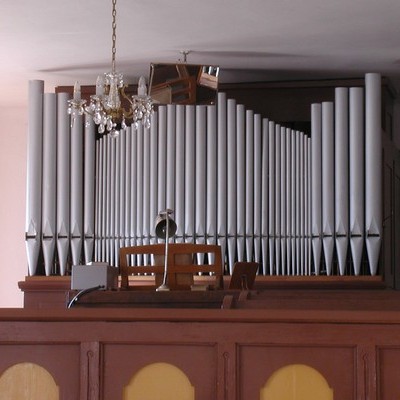 Dvojmanuálový organ s pedálom II / P / 10 (4+5+1)