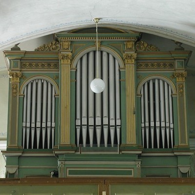 Jednomanuálový organ s pedálom I / P / 7/4 (6/3+1)
