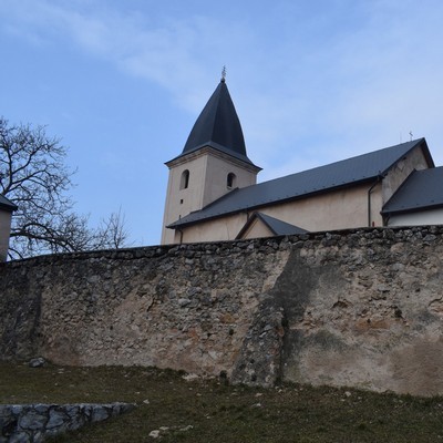 tu/TurnanBod_NanebovzPM_LZ01.jpg. Autor foto: Ľubomír Zelenák.  Budova.