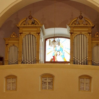 Jednomanuálový organ s pedálom I / P / 9/6 (7/4+2)