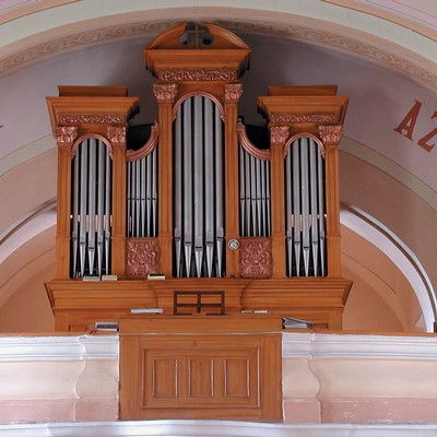 Jednomanuálový organ s pedálom I / P / 12 (9+3)